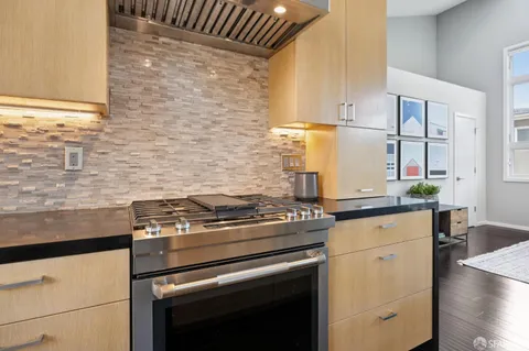 $1,455,000 | 1536 Cherry Street, Unit B, San Carlos, CA 94070