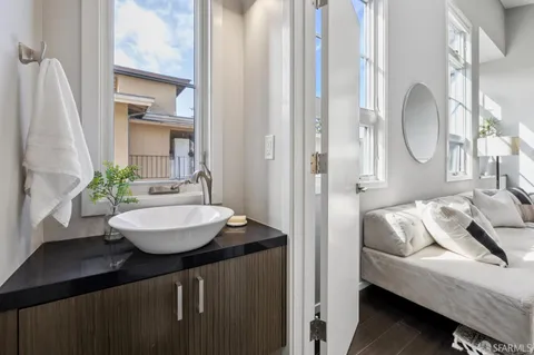 $1,455,000 | 1536 Cherry Street, Unit B, San Carlos, CA 94070