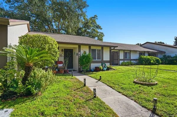 $237,500 | 2948 Bancroft Circle East, Unit B, Palm Harbor, FL 34683