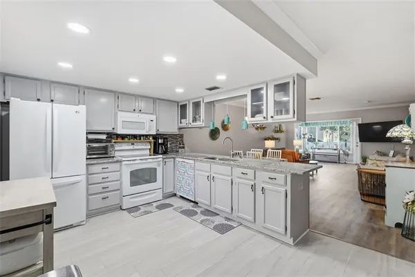 $237,500 | 2948 Bancroft Circle East, Unit B, Palm Harbor, FL 34683