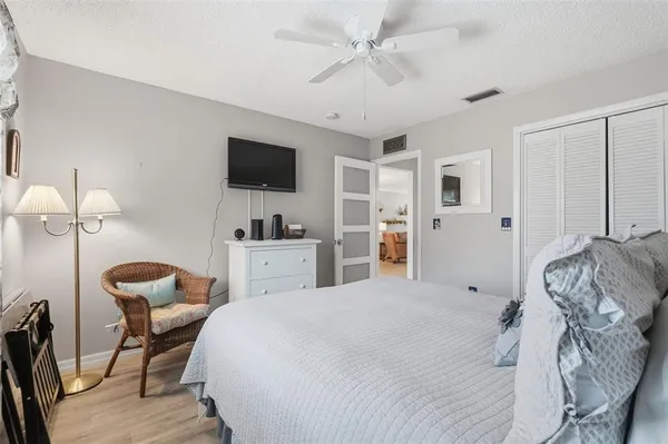 $237,500 | 2948 Bancroft Circle East, Unit B, Palm Harbor, FL 34683