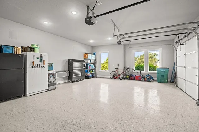 $820,000 | 733 Coyote Creek Drive, Gordonville, TX 76245