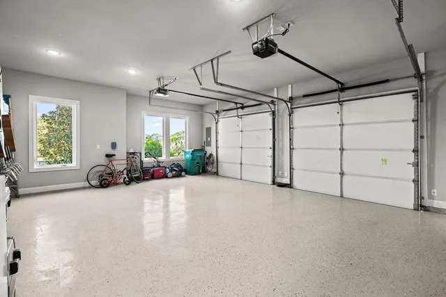 $820,000 | 733 Coyote Creek Drive, Gordonville, TX 76245