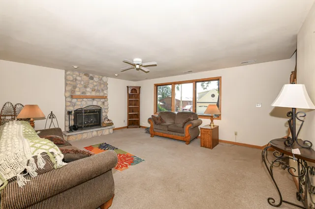 $479,900 | 142 Riverside Drive, Waterford, WI 53185