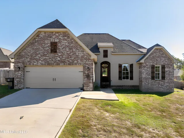 $355,000 | 8 Canyon Oak, Hattiesburg, MS 39402