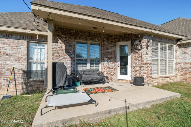 $355,000 | 8 Canyon Oak, Hattiesburg, MS 39402