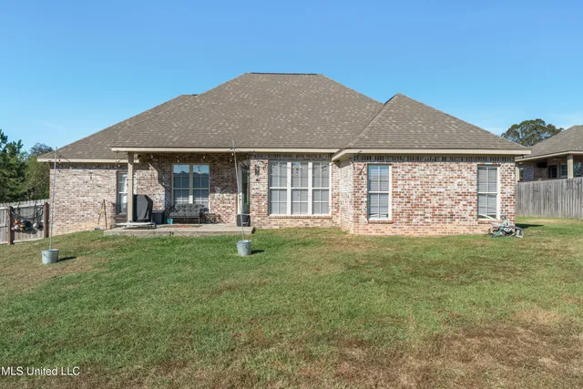 $355,000 | 8 Canyon Oak, Hattiesburg, MS 39402