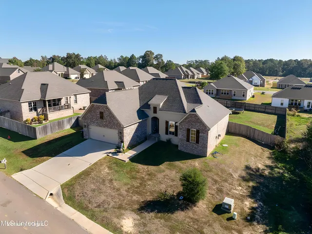 $355,000 | 8 Canyon Oak, Hattiesburg, MS 39402