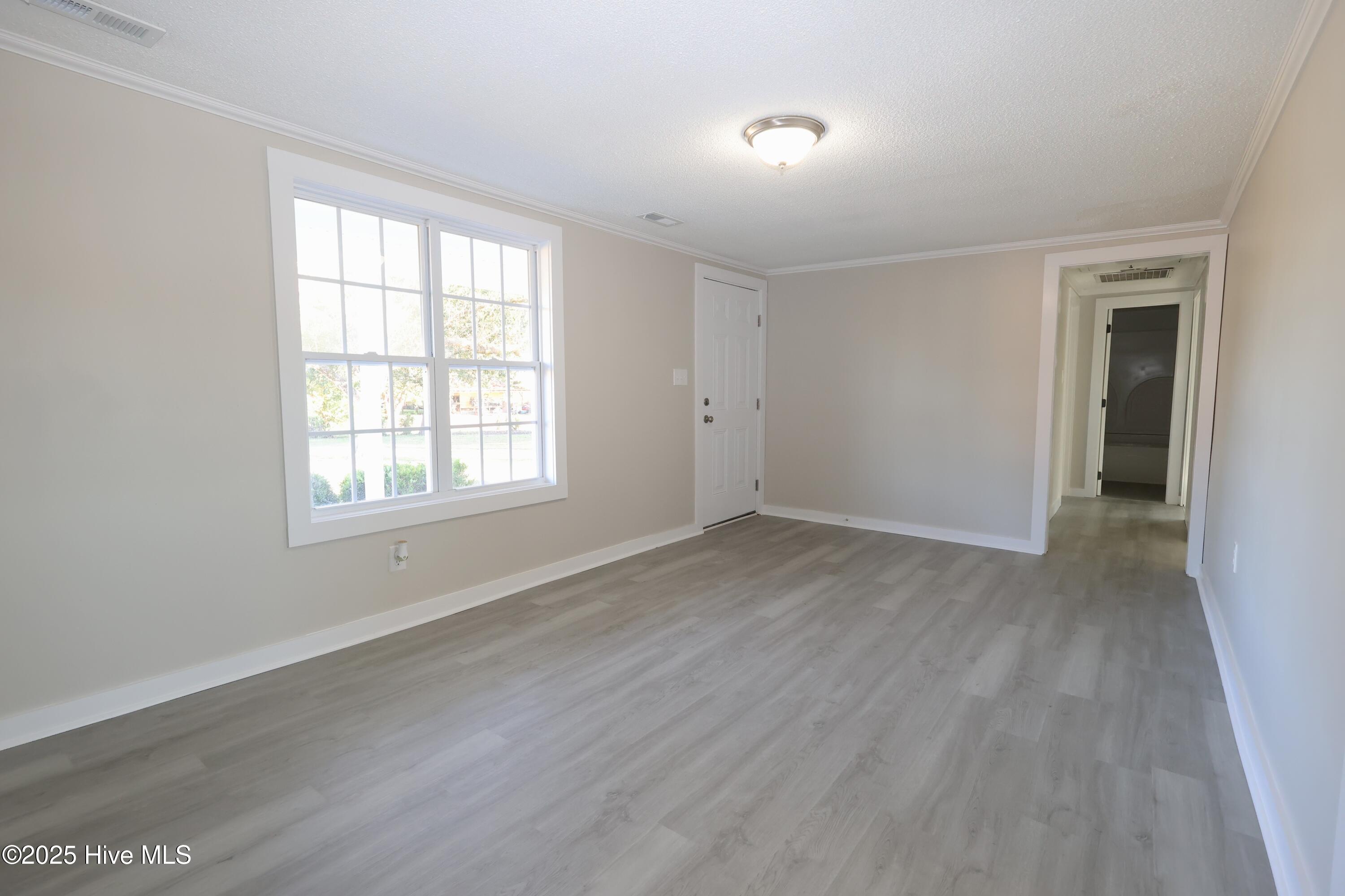 1638 Kellum Loop Road Jacksonville, NC 28546 - Photo 4 of 22 living room