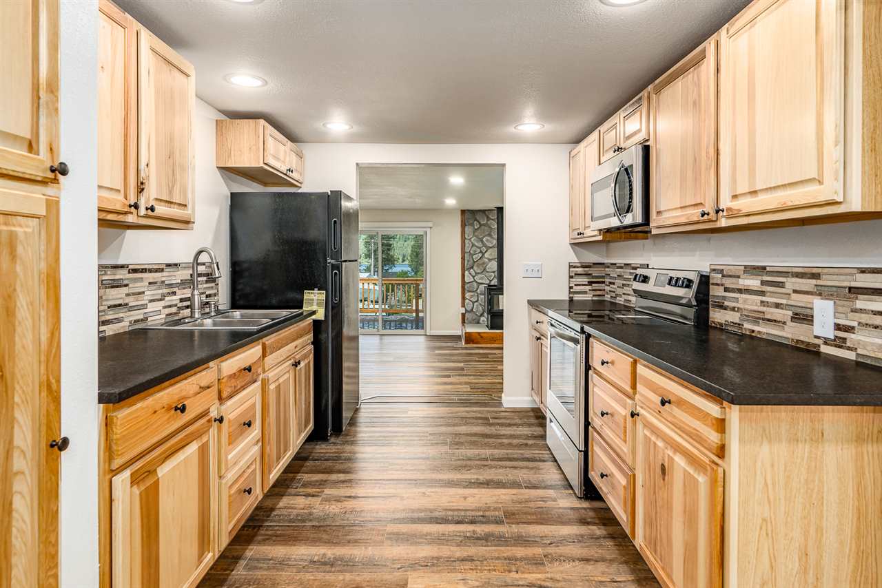 4540 Robison Road Loon Lake, WA 99148 - Photo 5 of 20 Gallery Image 5