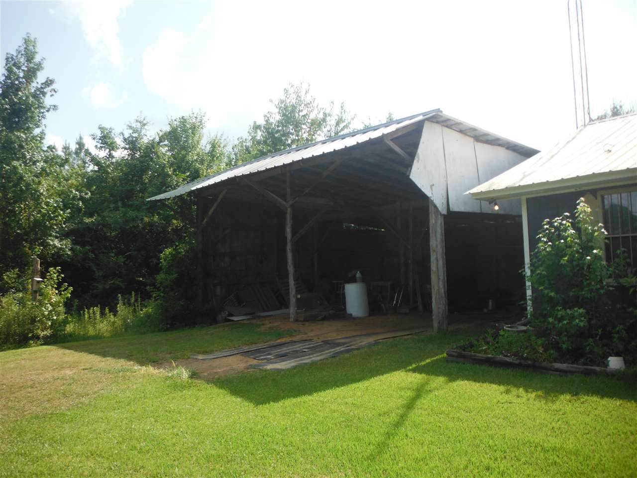 93 Pete Barham Road Walnut Grove, MS 39189 - Photo 3 of 10 Photo 3