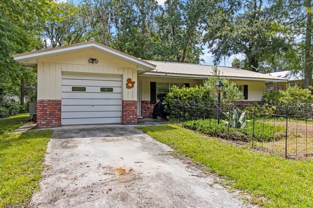 516 South Tuck Point Inverness, FL 34450 - Photo 1 of 34