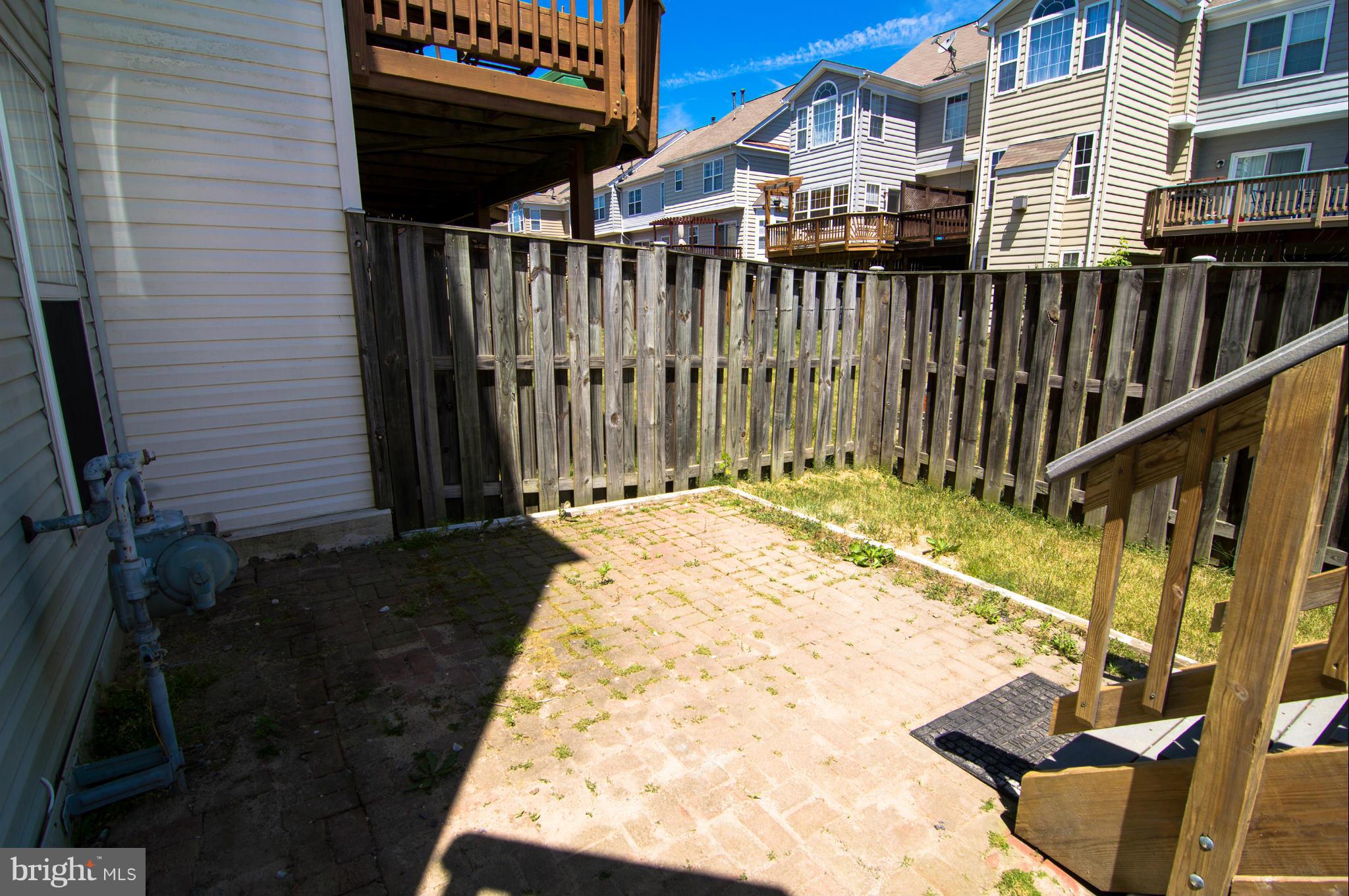 43004 Center Street Chantilly, VA 20152 - Photo 7 of 30 Exterior (Rear)