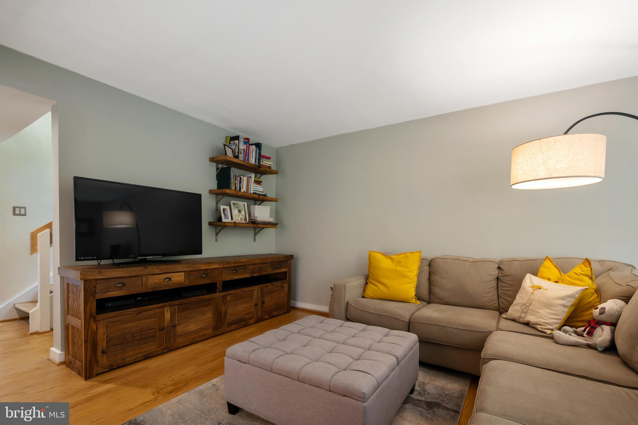 11720 Indian Ridge Road Reston, VA 20191 - Photo 20 of 68 Family room