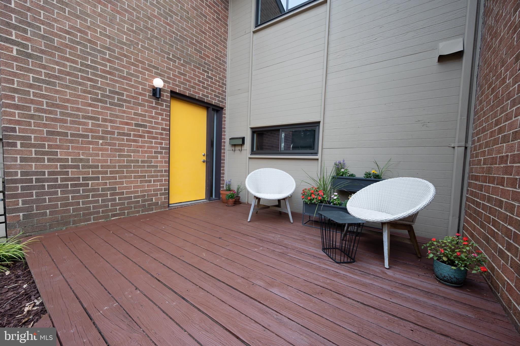 11720 Indian Ridge Road Reston, VA 20191 - Photo 52 of 68 Enclosed front deck