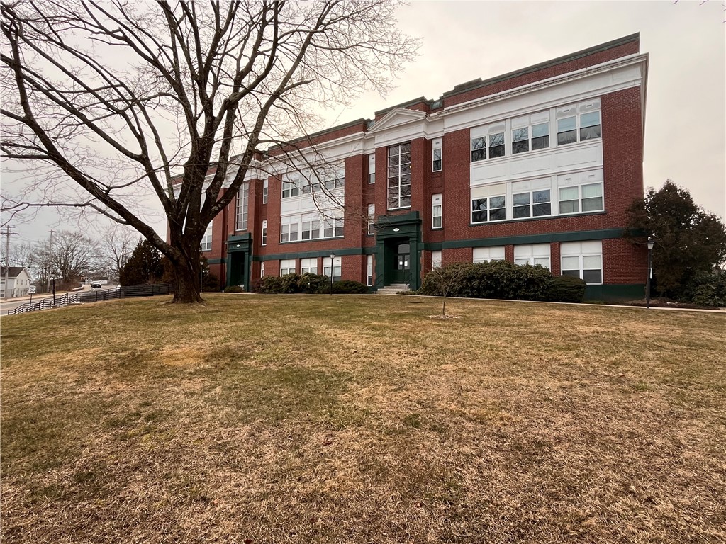 140 High Street, Unit 203 Westerly, RI 02891 - Photo 1 of 17 Gallery Image 1