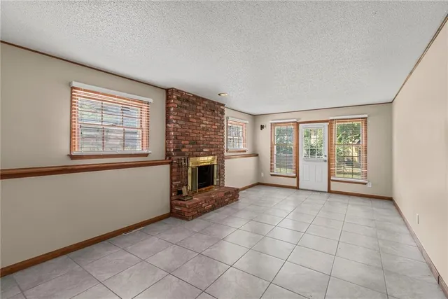 $265,000 | 3407 Birchwood Drive, Kansas City, MO 64137