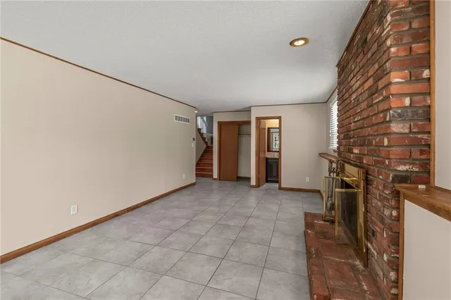 $265,000 | 3407 Birchwood Drive, Kansas City, MO 64137