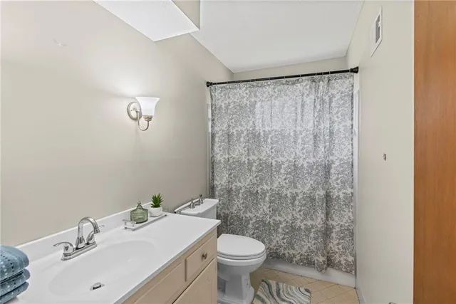 $265,000 | 3407 Birchwood Drive, Kansas City, MO 64137