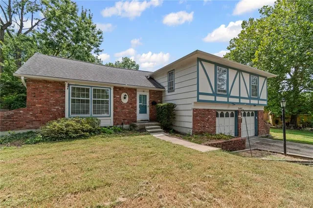 $265,000 | 3407 Birchwood Drive, Kansas City, MO 64137