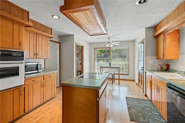 $265,000 | 3407 Birchwood Drive, Kansas City, MO 64137