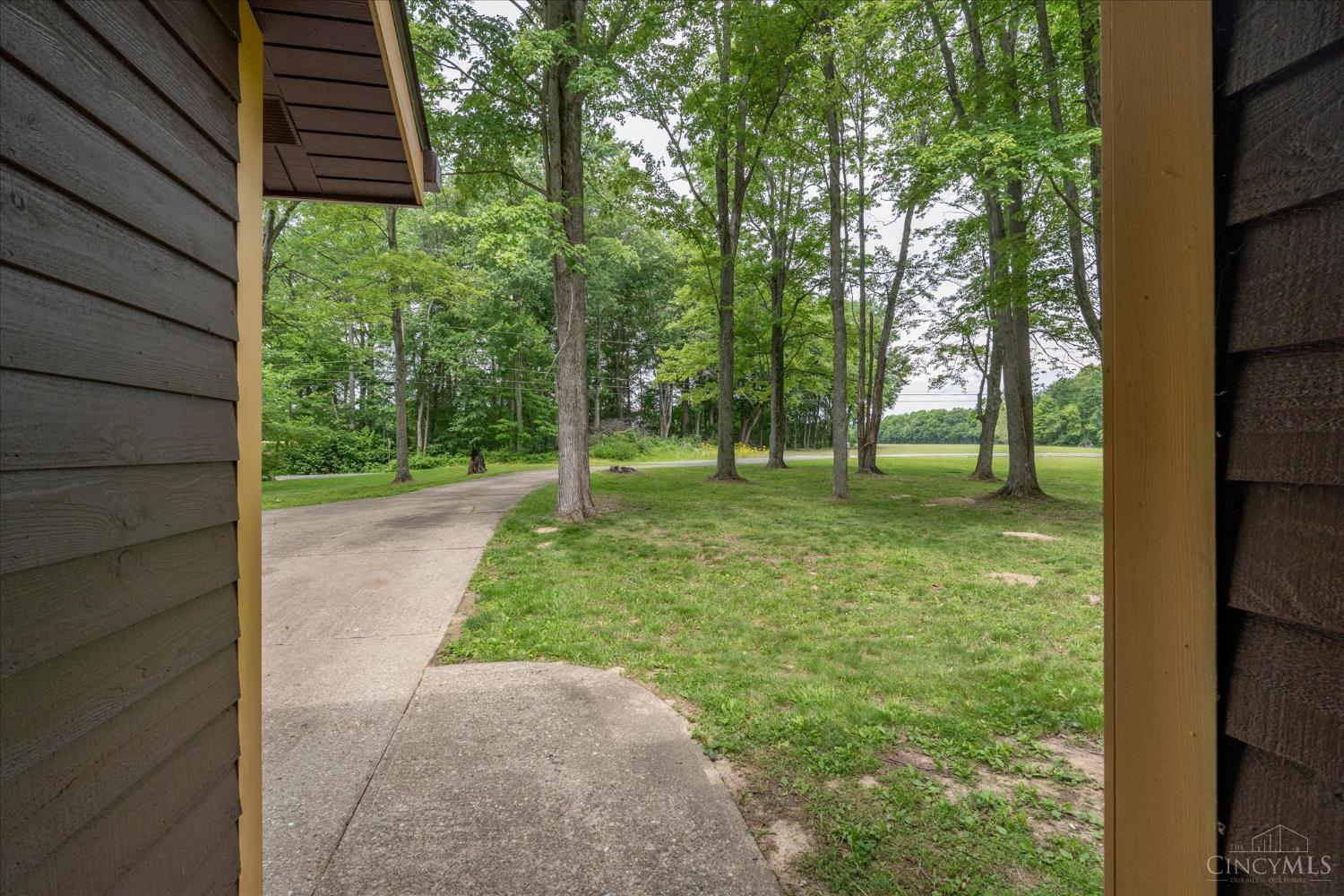 2622 Moore Road Bethel, OH 45106 - Photo 5 of 40