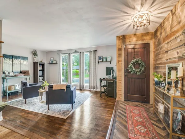 $450,000 | 2505 Fenestra Drive, Dallas, TX 75228