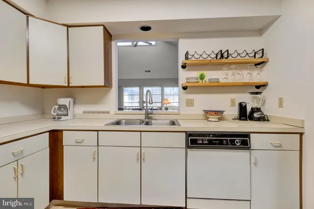 $349,900 | 18540 Drayton Hall Road, Unit 6, Lewes, DE 19958