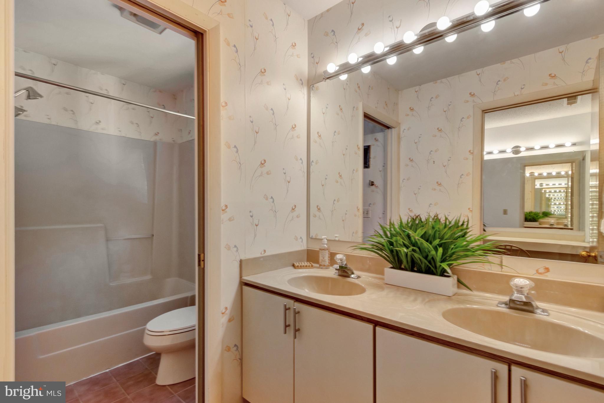 18540 Drayton Hall Road, Unit 6 Lewes, DE 19958 - Photo 33 of 37 Primary bath