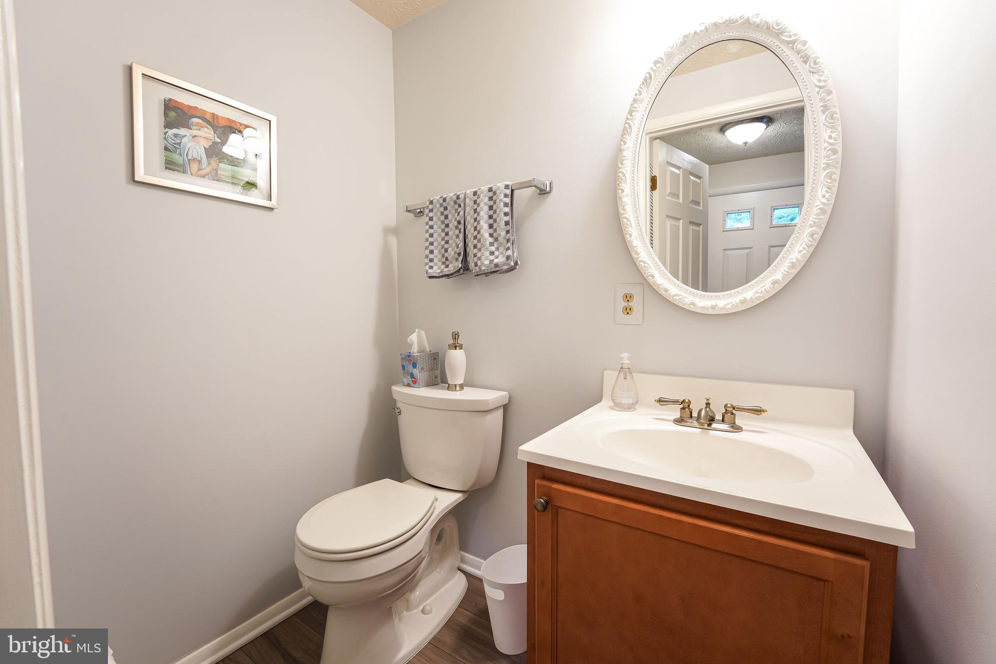 6250 Hillside Road Springfield, VA 22152 - Photo 9 of 27 Main level powder room