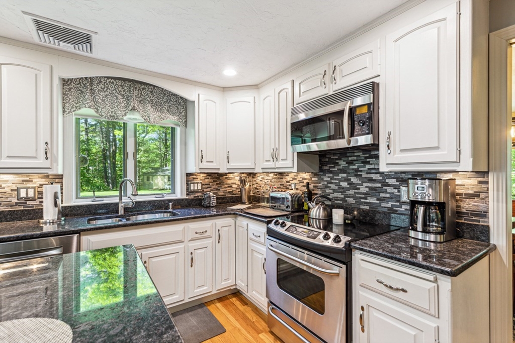 12 Pheasanthill Road Norfolk, MA 02056 - Photo 10 of 42 Gallery Image 10