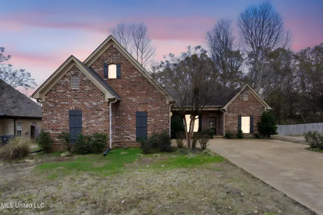 $363,500 | 1770 Robertson Pl Drive, Hernando, MS 38632