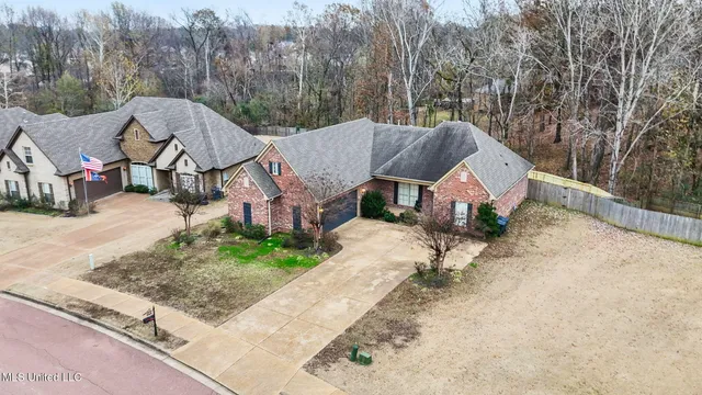 $363,500 | 1770 Robertson Pl Drive, Hernando, MS 38632