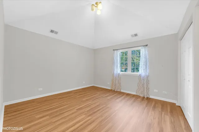 $575,000 | 23974 North Overhill Drive, Lake Zurich, IL 60047