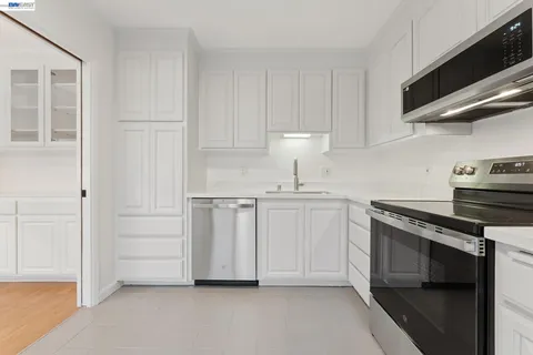 $595,000 | 339 Broadway, Unit 116, Alameda, CA 94501