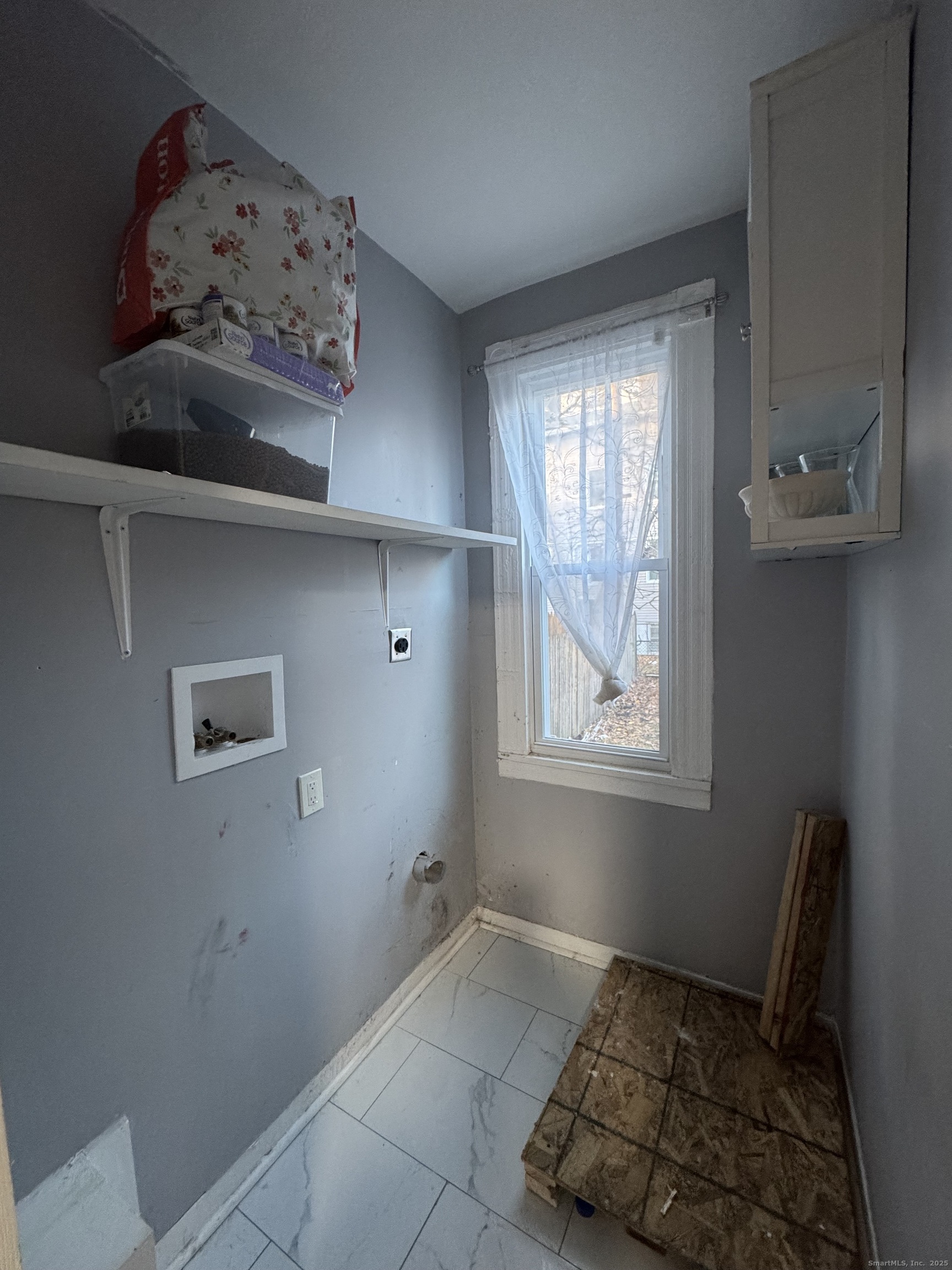 199 English Street, Unit 1 New Haven, CT 06513 - Photo 10 of 10 a room with toys and next to a window