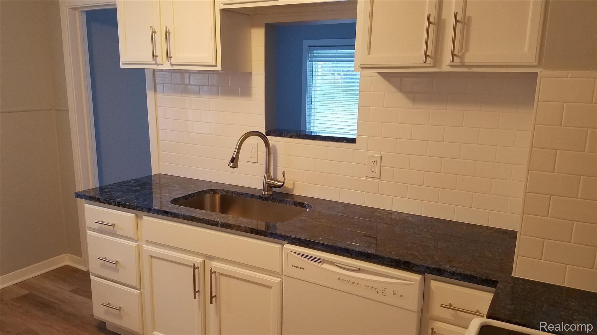 47494 Ryan Road Utica, MI 48317 - Photo 7 of 17 20191101_085642.jpg