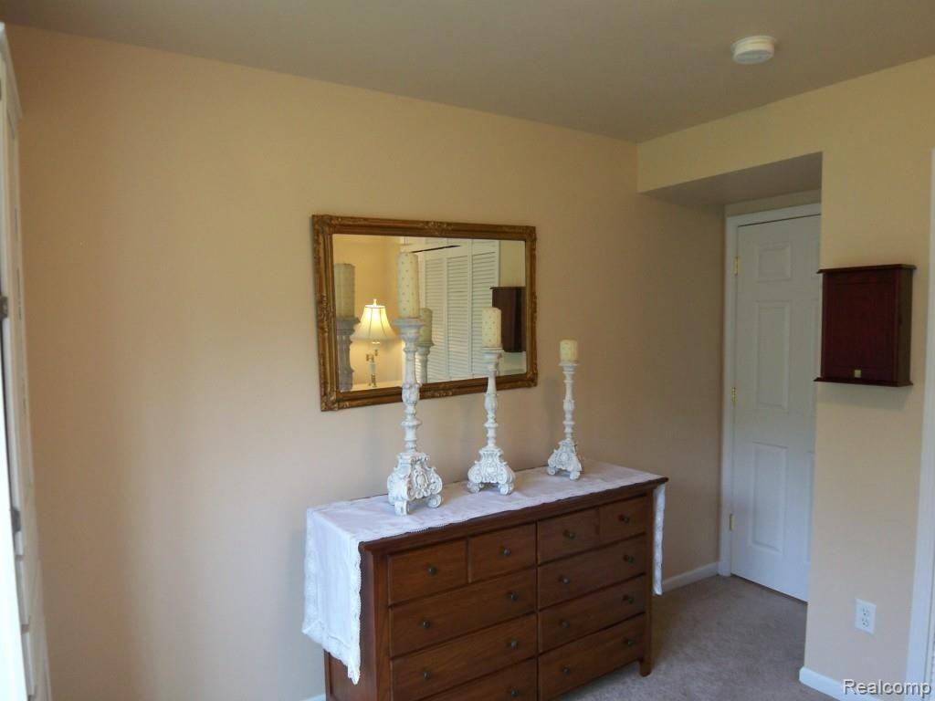 33500 Utica Road Fraser, MI 48026 - Photo 49 of 65 100_6250.jpg