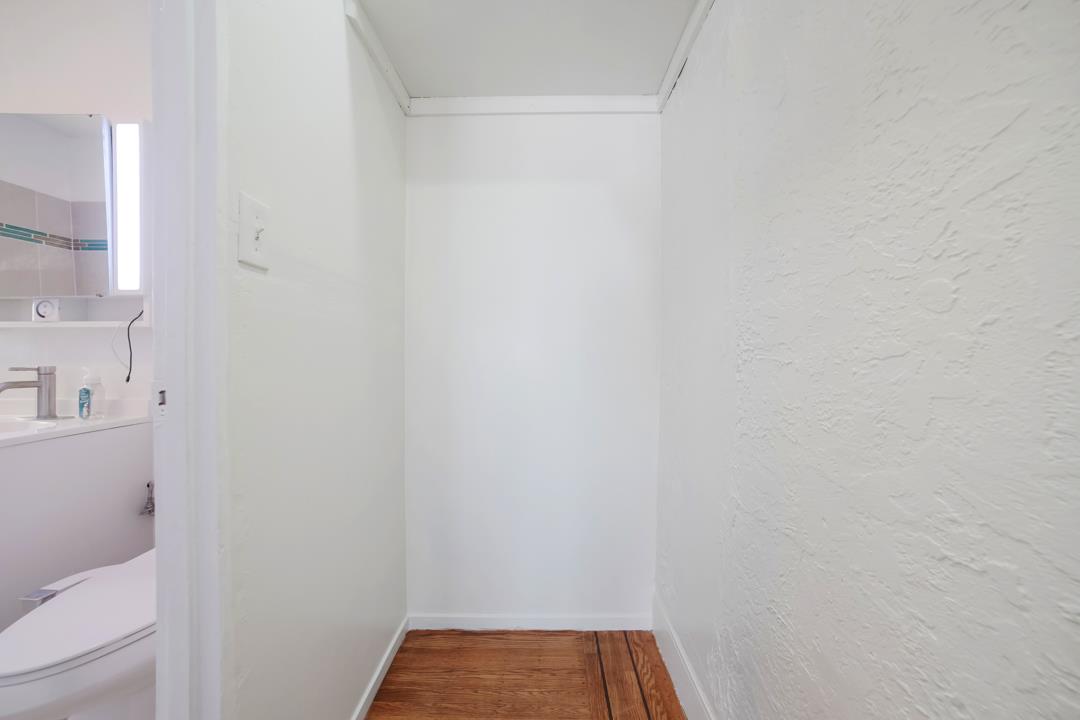 2276 35th Avenue Oakland, CA 94601 - Photo 8 of 32 a view of bathroom with shower