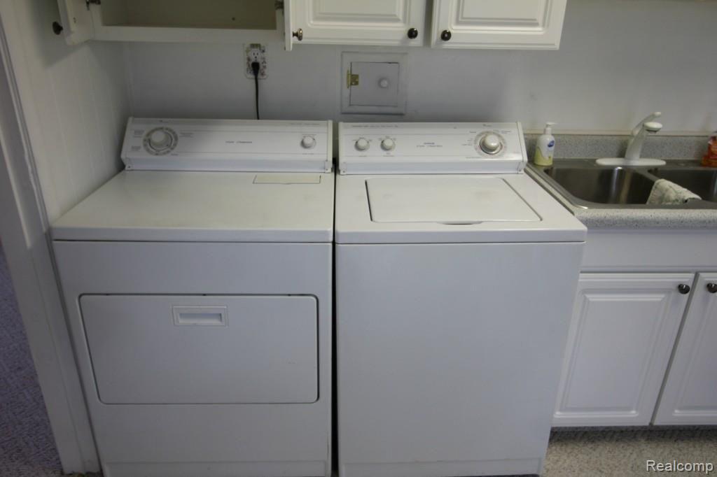 1129 Sigma Road Walled Lake, MI 48390 - Photo 5 of 25 WASHER AND DRYER