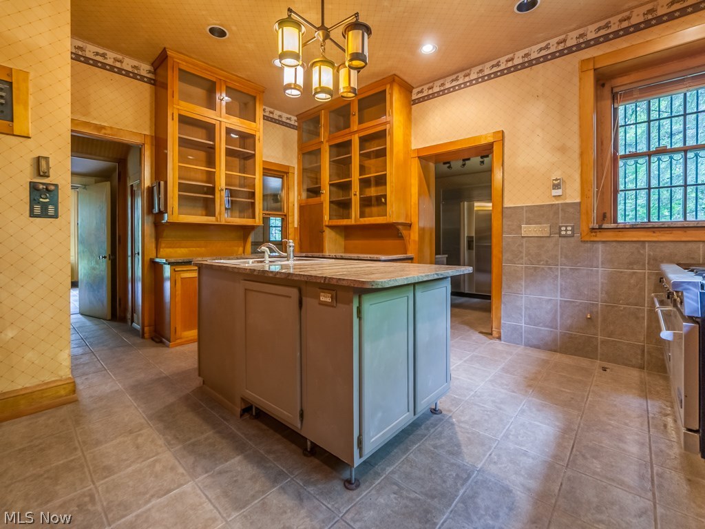 2780 East Overlook Road Cleveland, OH 44106 - Photo 10 of 35 Gallery Image 10