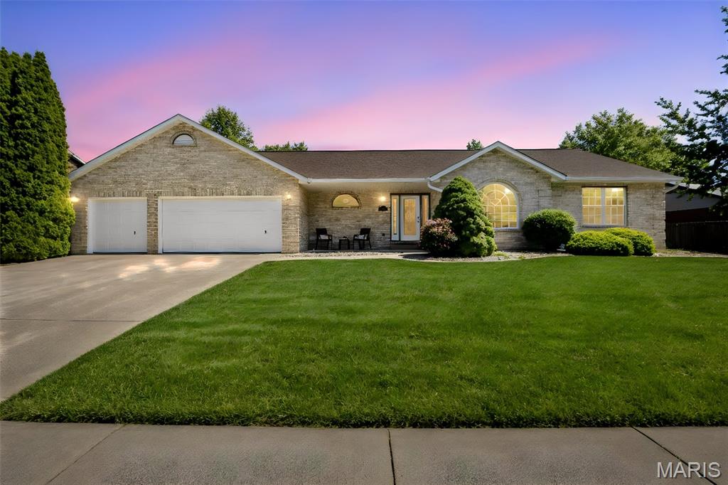 128 Callaway Court O'Fallon, IL 62269 - Photo 2 of 30