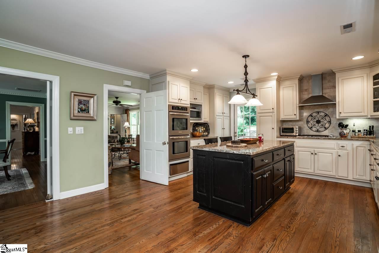 101 Rockingham Road Greenville, SC 29607 - Photo 6 of 35