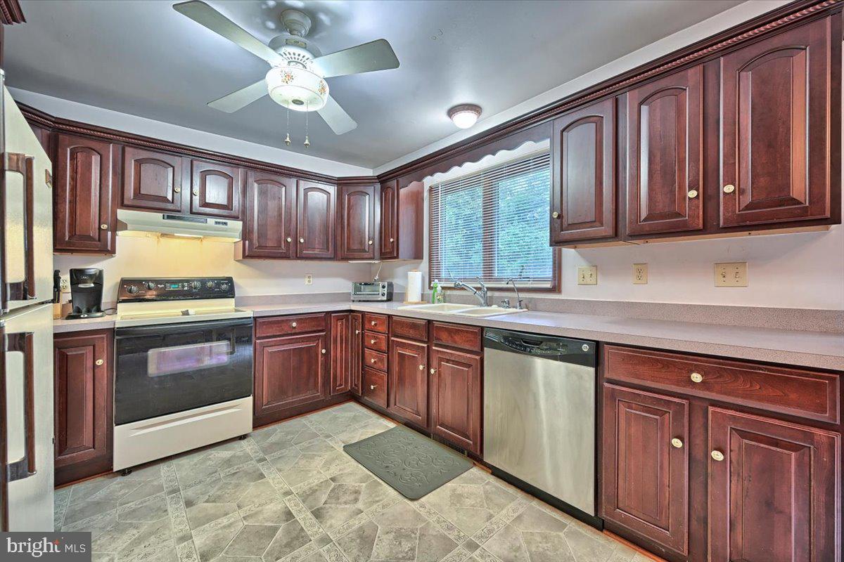 7828 Kiwanis Road Harrisburg, PA 17112 - Photo 7 of 28 Gallery Image 7