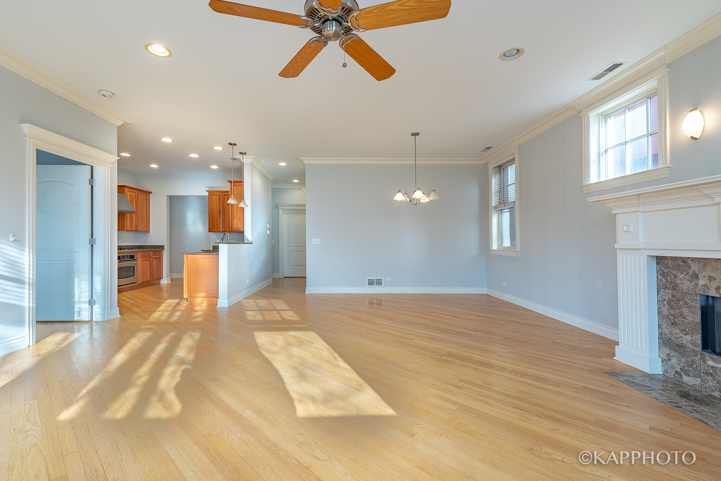 35 South Racine Avenue, Unit 2SE Chicago, IL 60607 - Photo 4 of 27 a view of a livingroom with a kitchen