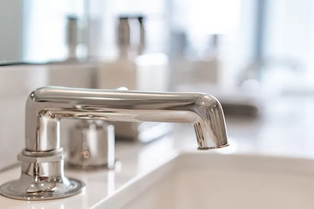 a close view of sink and tap