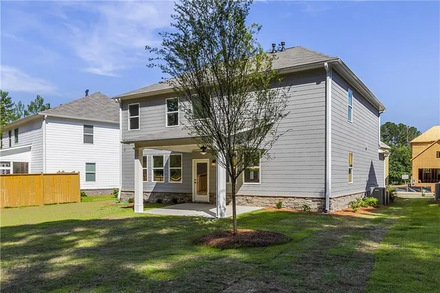 a front view of house with yard