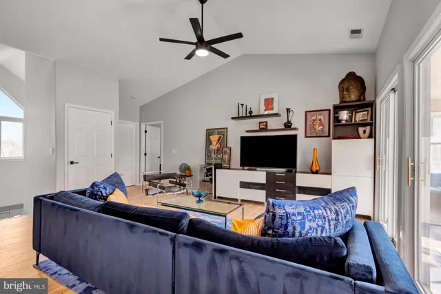 $449,900 | 297 Lakeside Drive, Unit 71D, Lewes, DE 19958