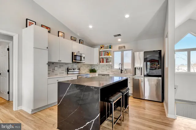 $449,900 | 297 Lakeside Drive, Unit 71D, Lewes, DE 19958