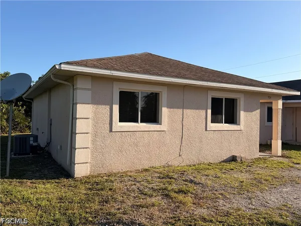 $1,395 | 762 Gallo Avenue South, Unit 764, Lehigh Acres, FL 33974